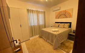 APARTAMENTO COM SUITE EM CONDOMÍNIO FECHADO com estacionamento próprio